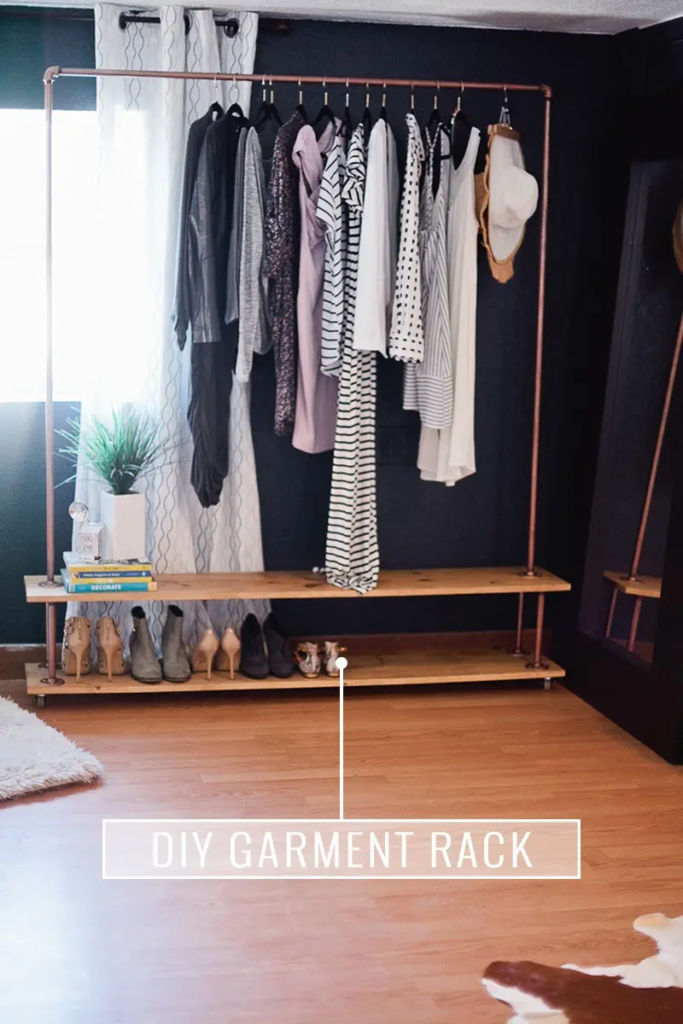 Rolling clothes rack