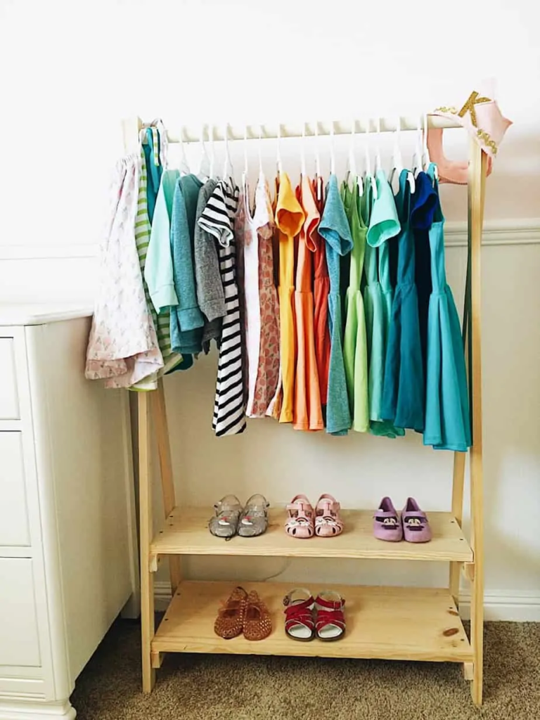Kids clothes rack